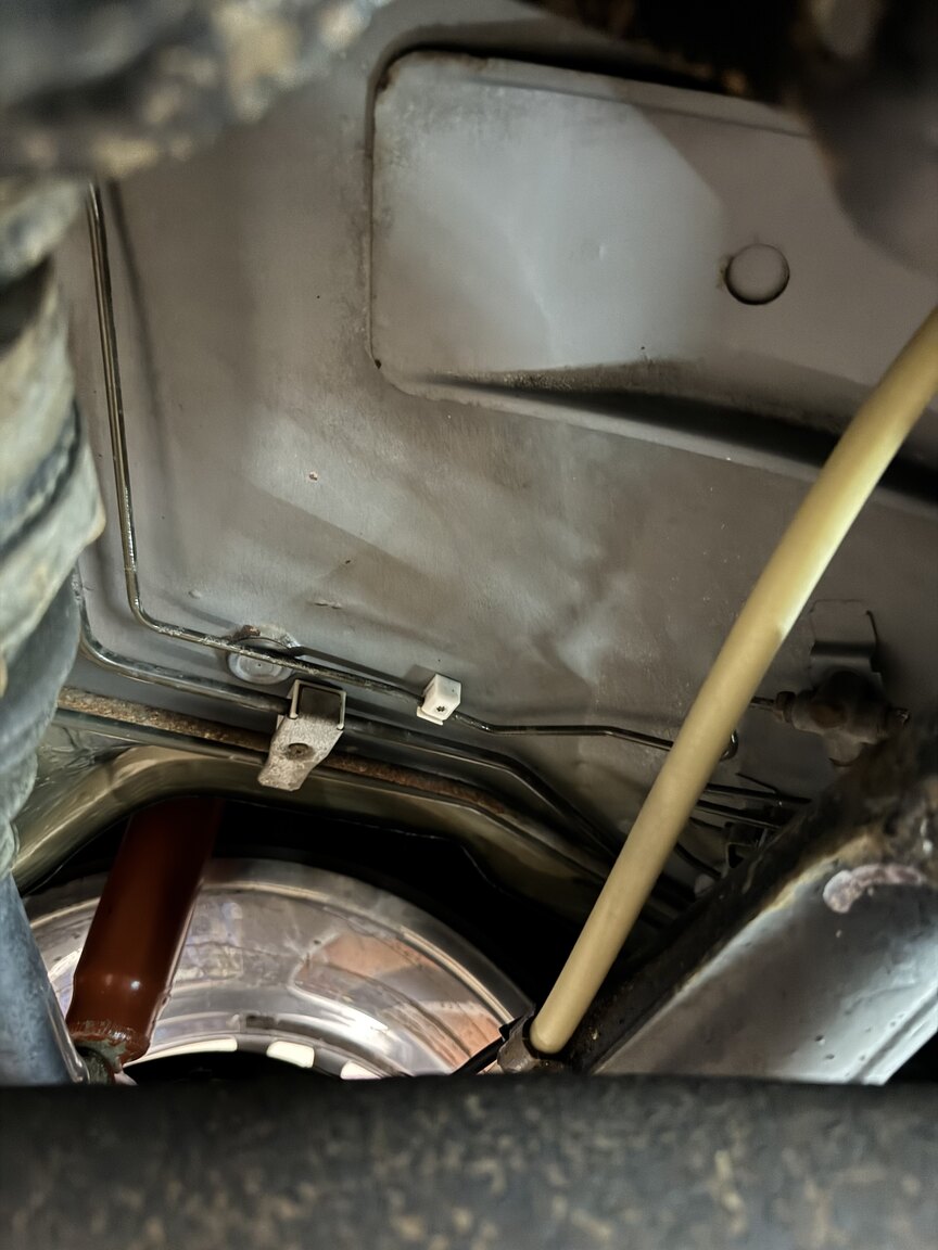 Image of 1996 BMW 520i Touring mechanics