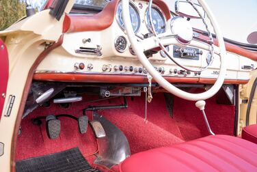 Interior image of 1958 Mercedes-Benz 190SL