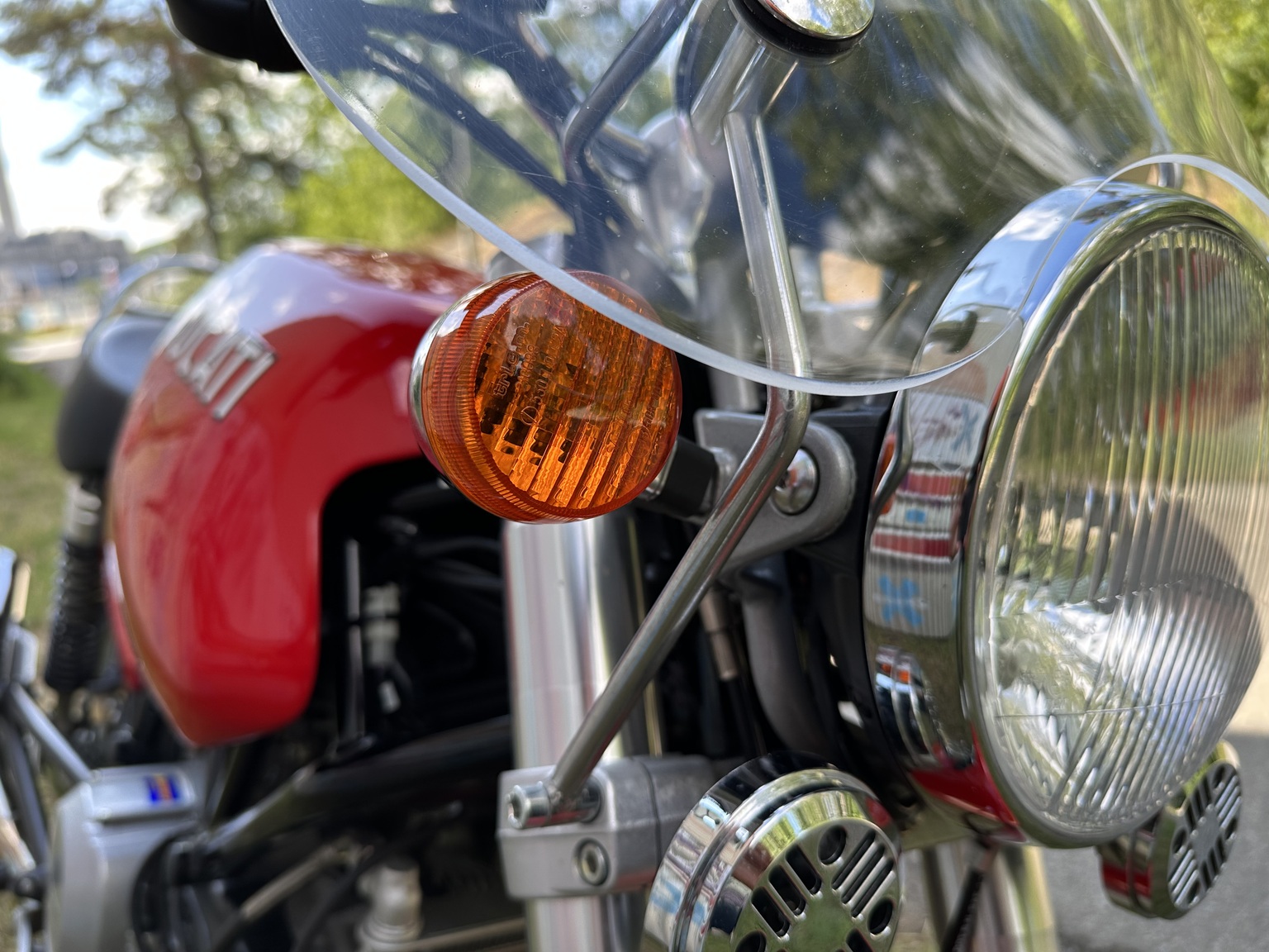 Exteriörbild på 2006 Ducati 1000 GT (30)