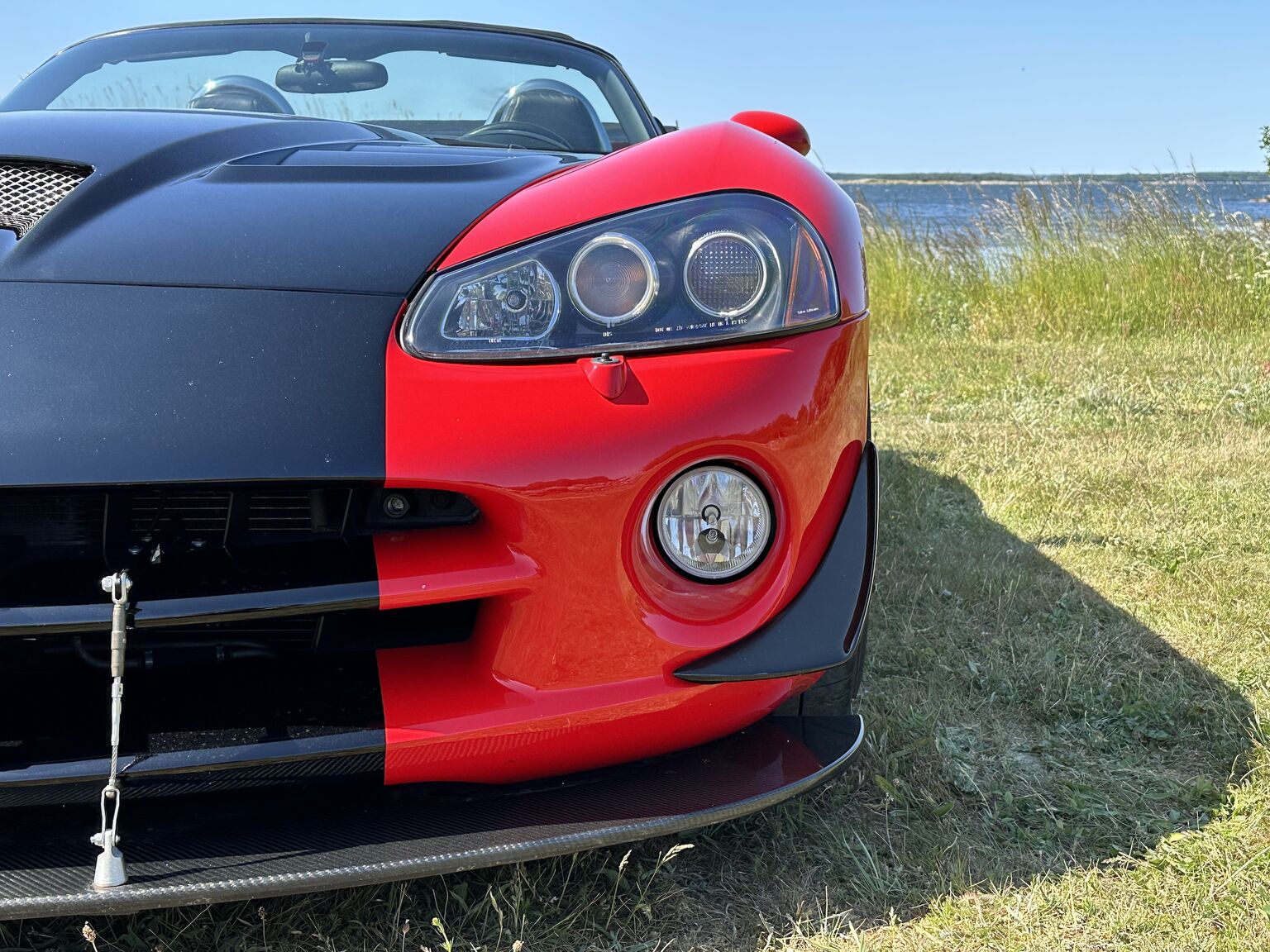 Exterior image of 2004 Dodge Viper SRT-10 (67)