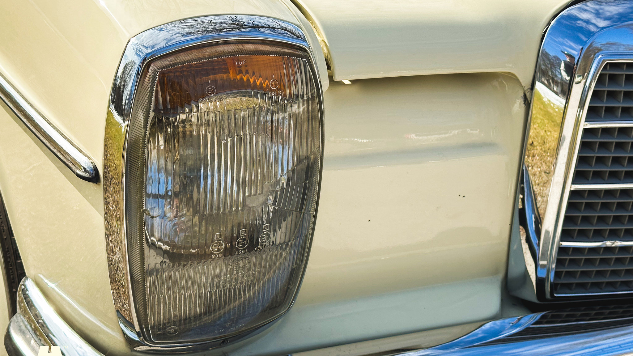 Exteriörbild på 1972 Mercedes-Benz 200