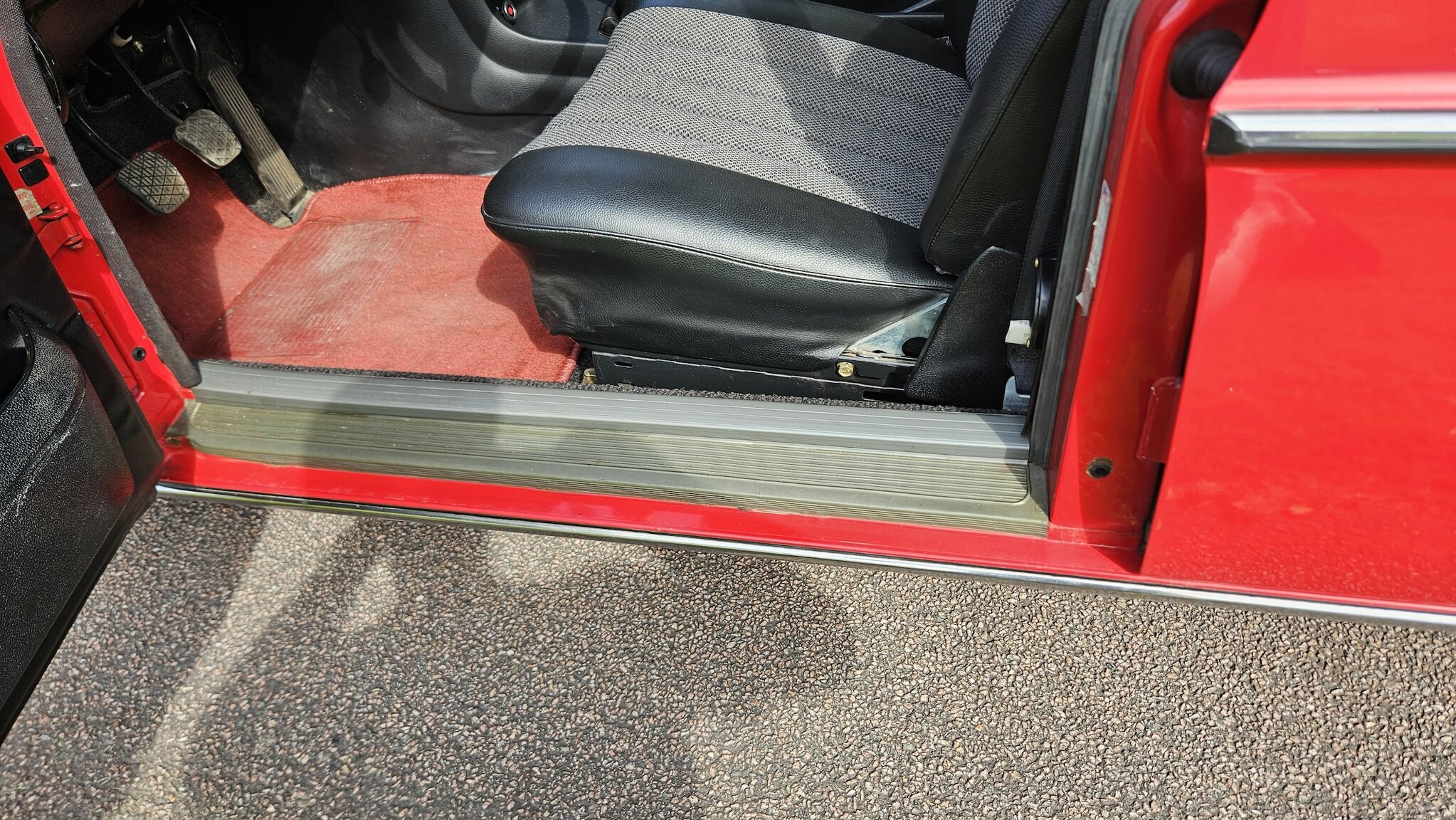 Innenraumfoto von 1975 Mercedes-Benz 200