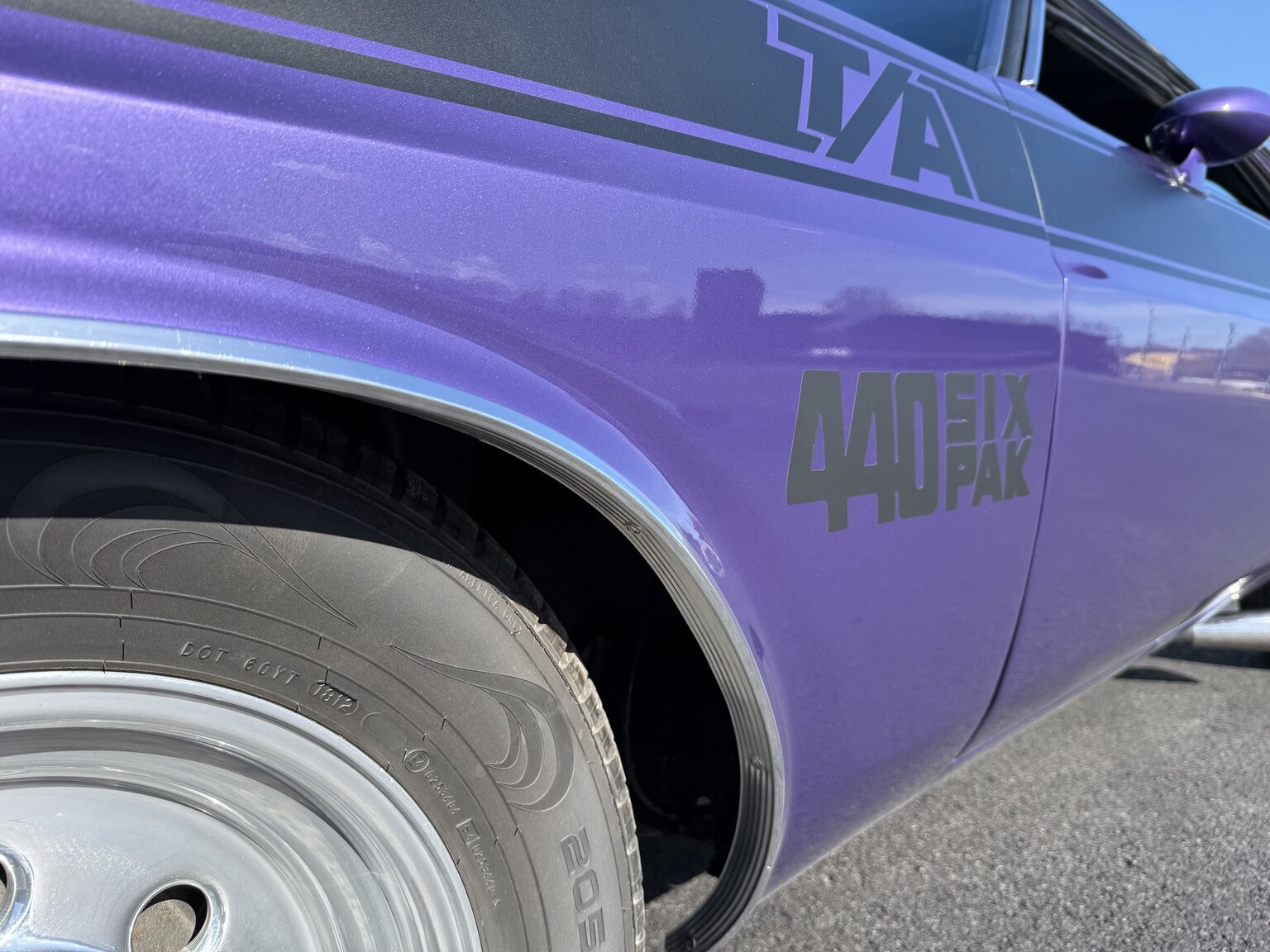 Exteriörbild på 1970 Dodge Challenger T/A 440 cui