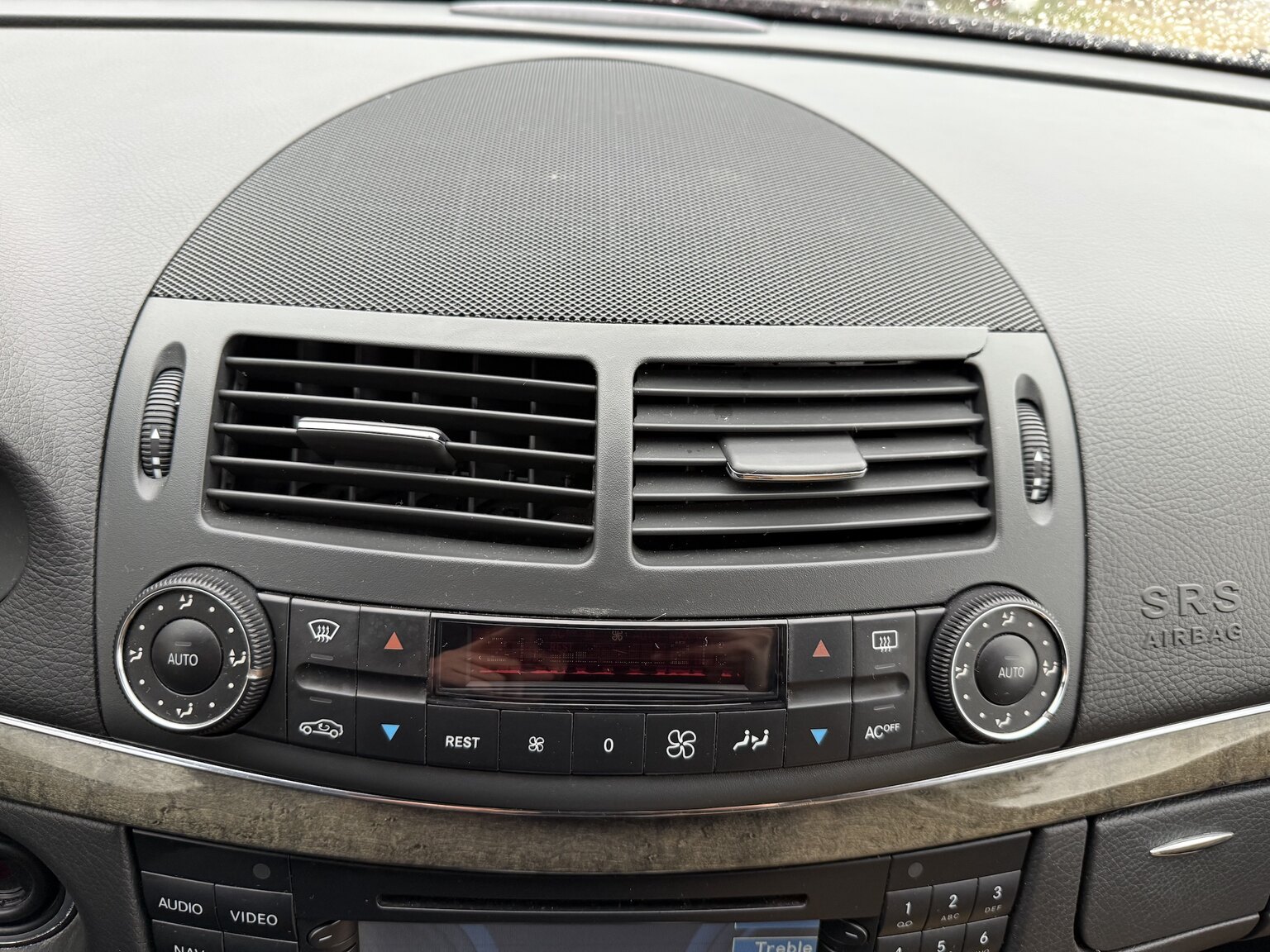 Interior image of 2005 Mercedes-Benz E 55 T AMG