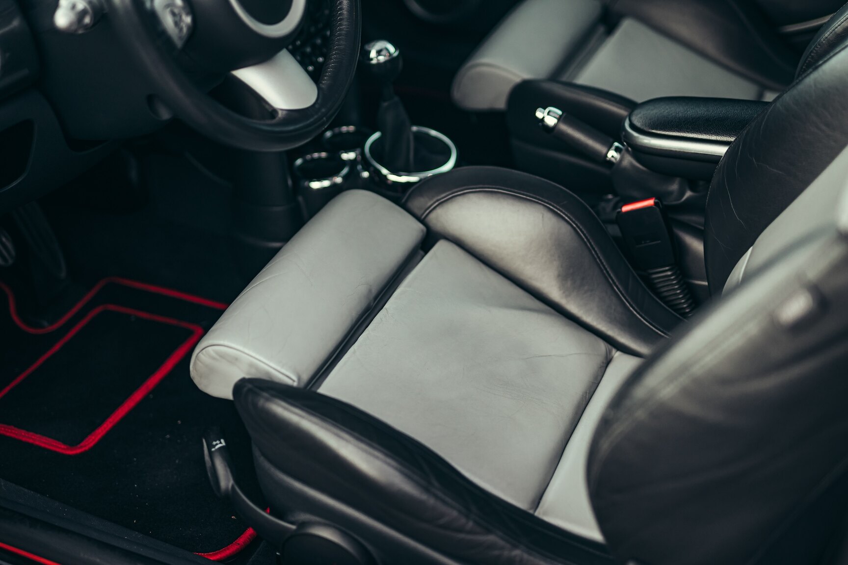 Interior image of 2006 Mini Cooper John Cooper Works