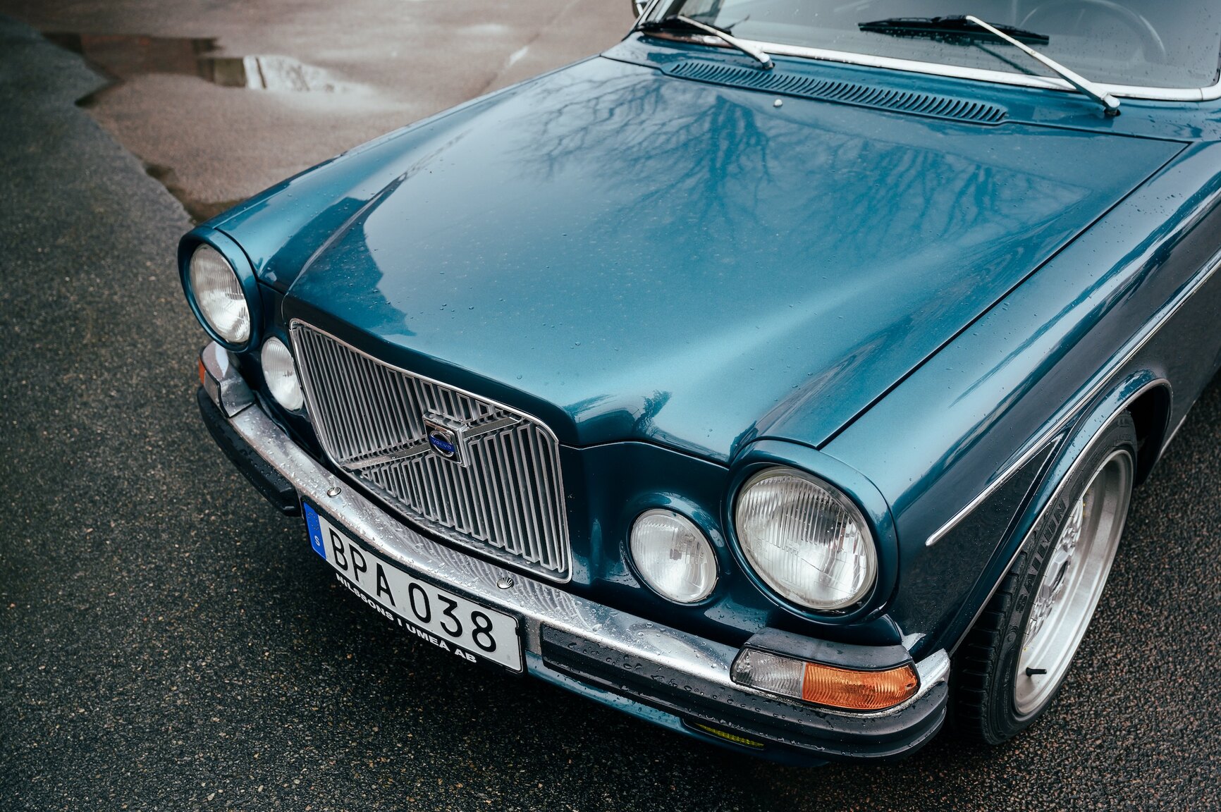 Exterior image of 1973 Volvo 164E 3.2