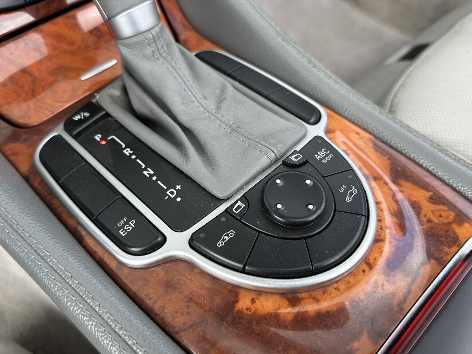 Interiörbild 2003 Mercedes Benz SL 500