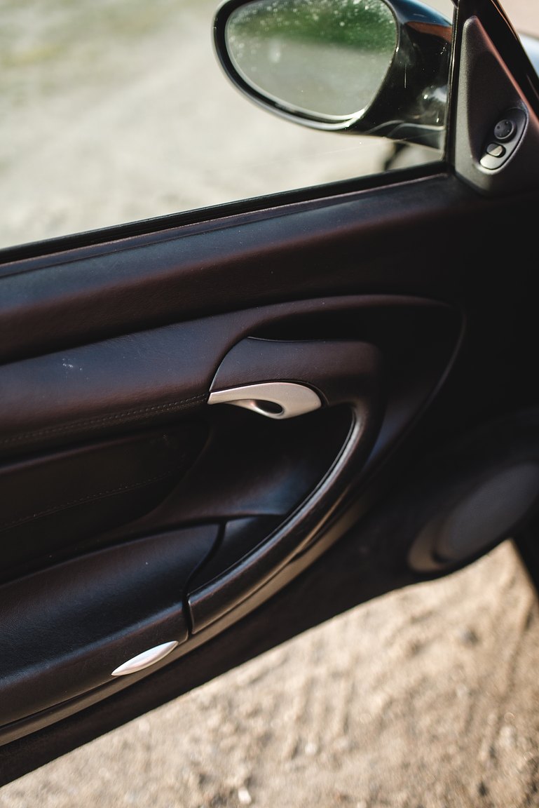 Interior image of 1998 Porsche 996 Carrera 