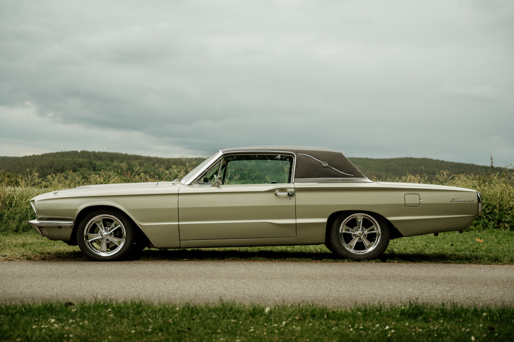 Exteriörbild på 1966 Ford Thunderbird 6.4 Landou Limited Edition