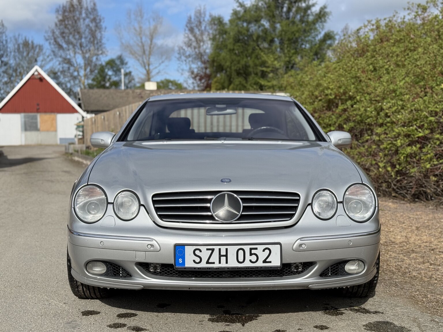 Exterior image of 2000 Mercedes-Benz CL 500