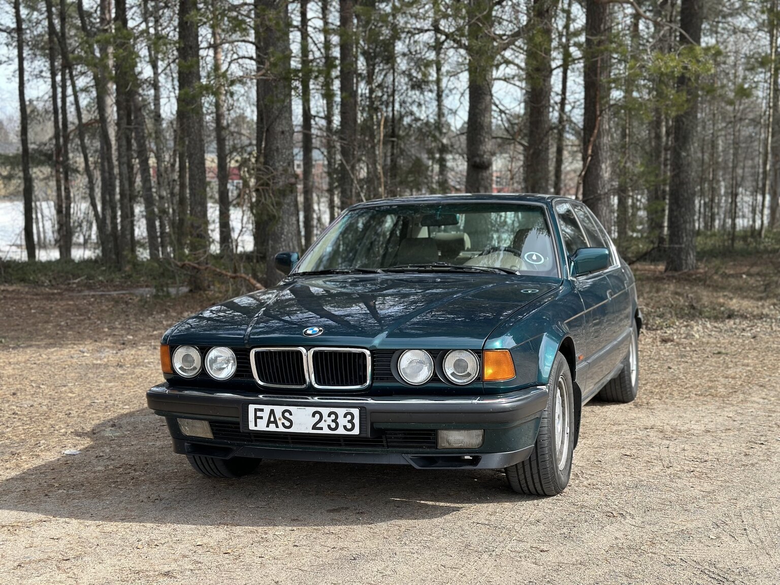 Exterior image of 1992 BMW 740iA