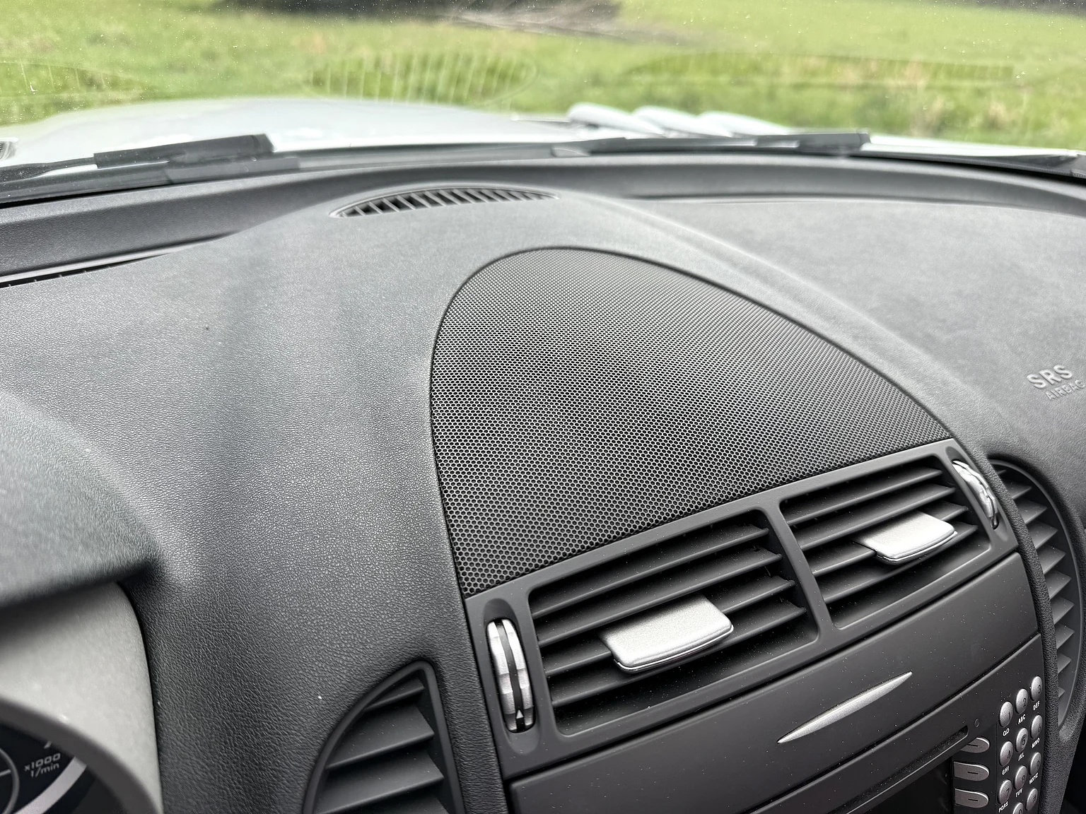 Innenraumfoto von 2005 Mercedes-Benz SLK 55 (25)
