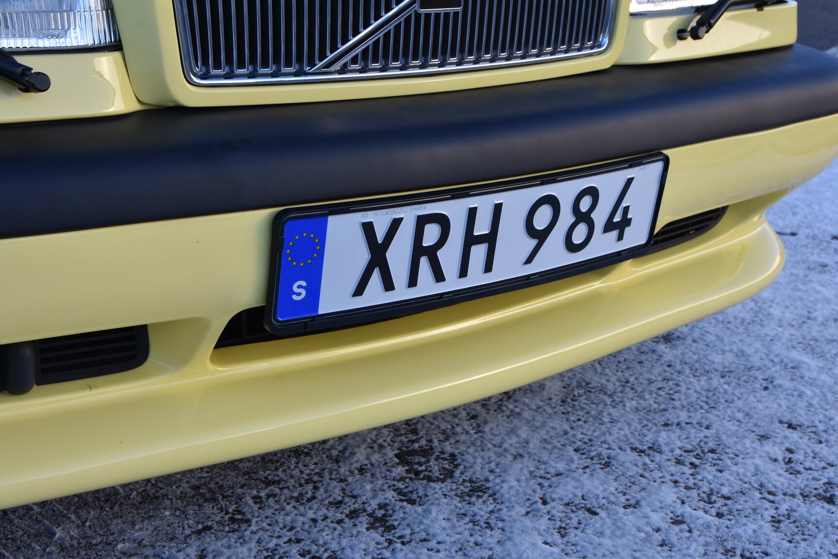 Exterior image of 1995 Volvo 850 T-5R Kombi
