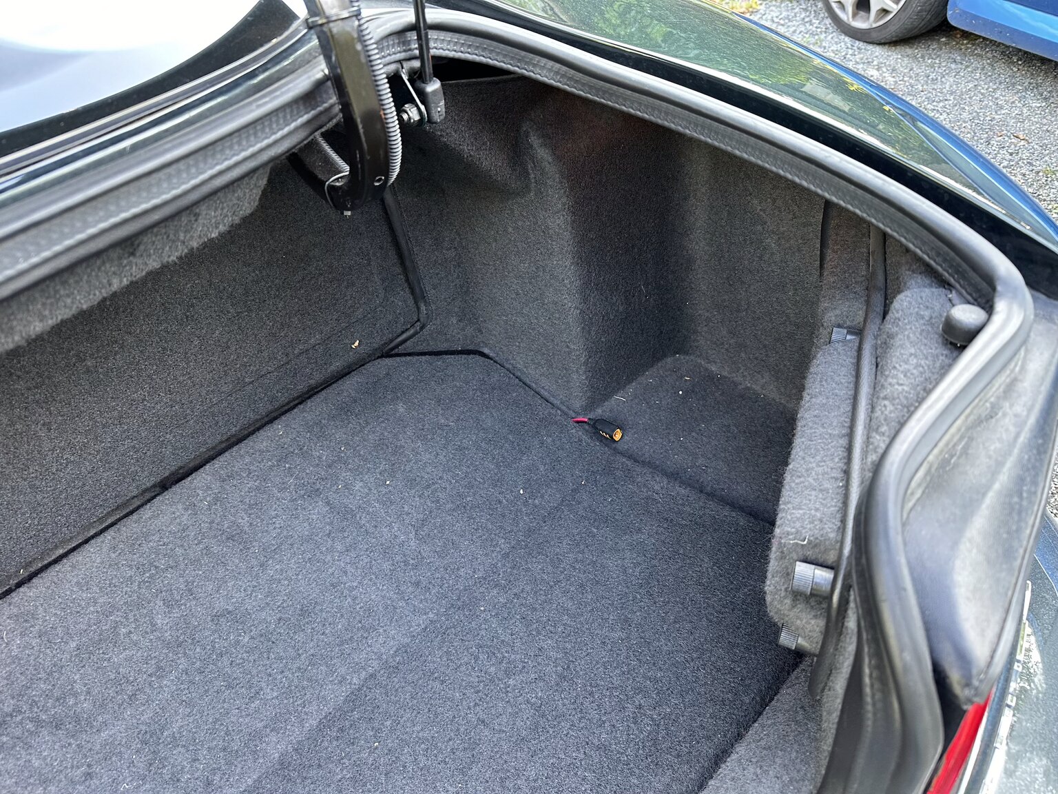 Innenraumfoto von 2003 Aston Martin DB7