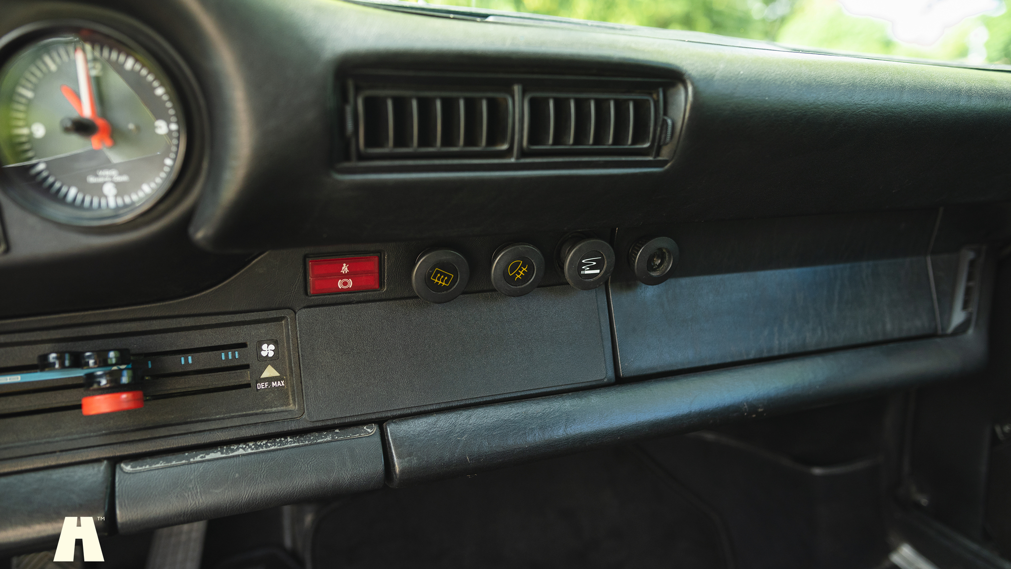 Interior image of 1981 Porsche 911 SC Backdate