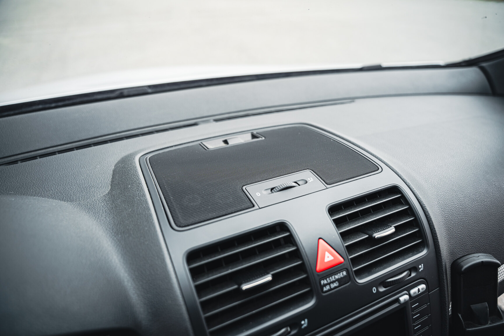 Innenraumfoto von 2007 Volkswagen Golf R32 (50)