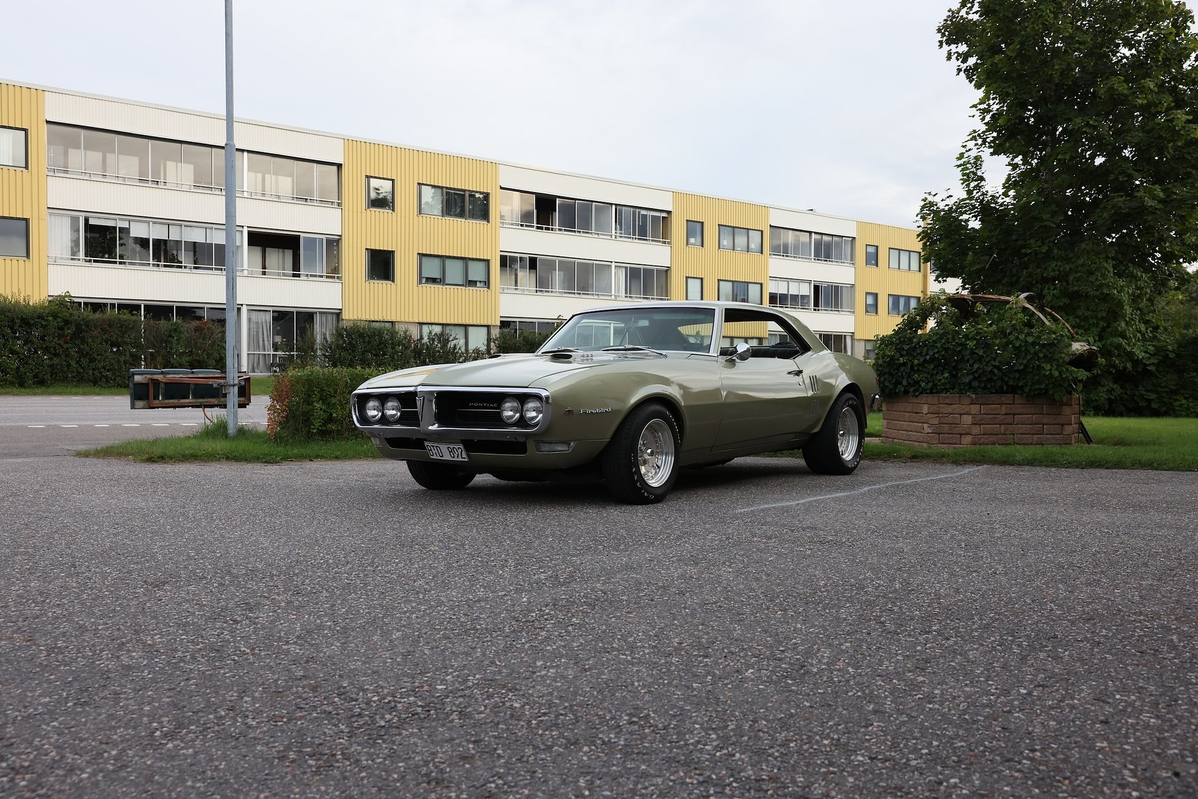 Exterior image of 1968 Pontiac Firebird 400 Ram Air