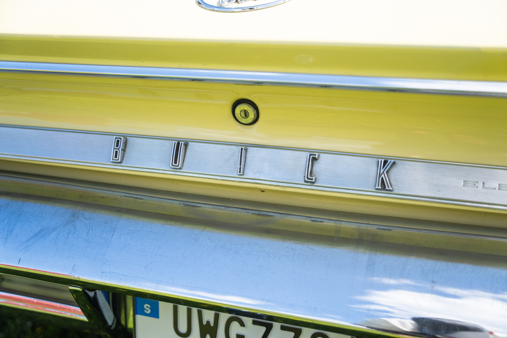 Exterior image of 1961 Buick Electra 225 cab (45)