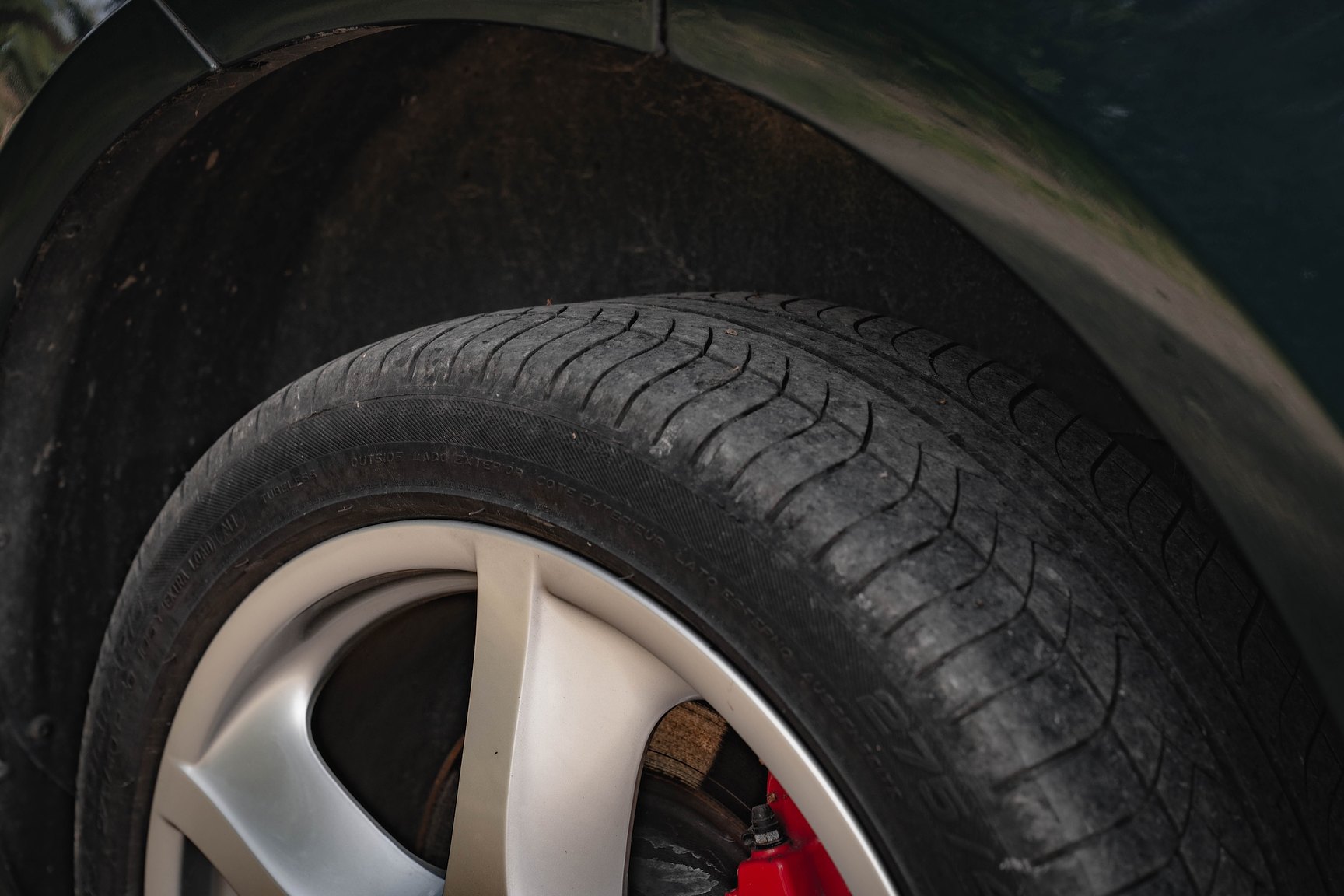 Exterior image of 2005 Porsche Cayenne Turbo WLS