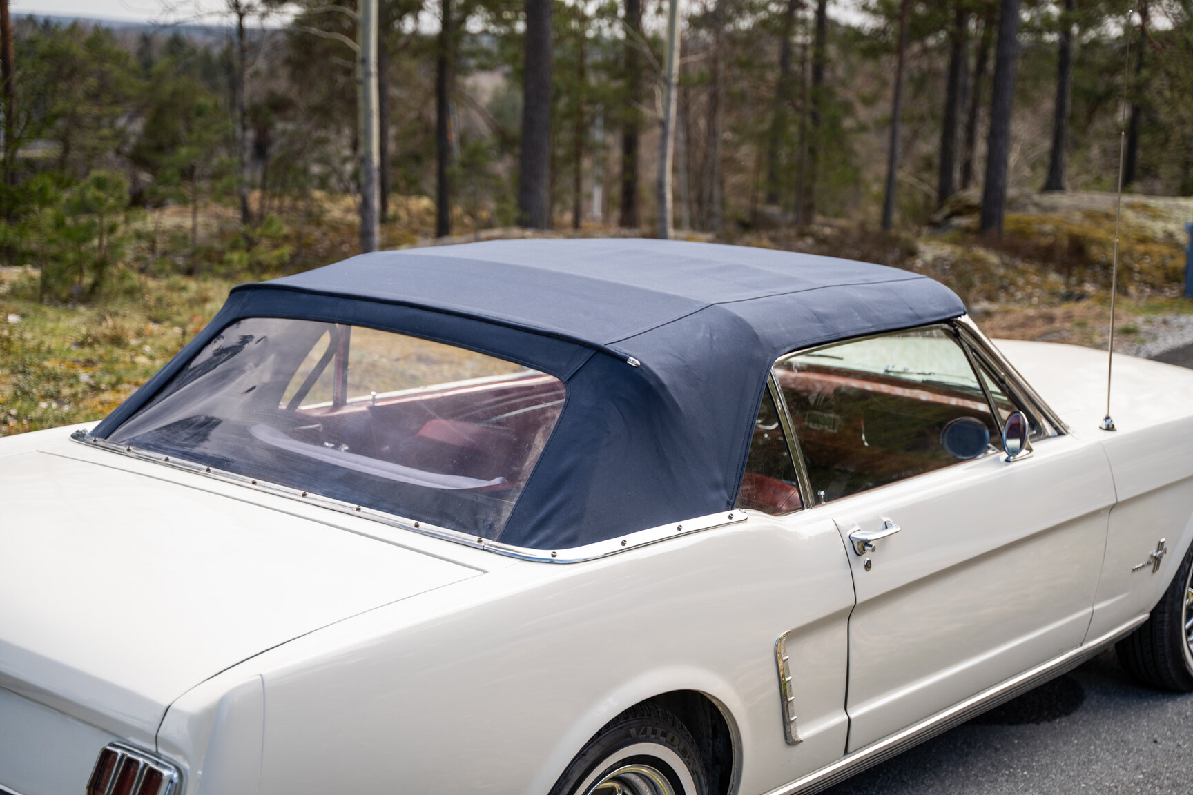 Exteriörbild på 1965 Ford Mustang Cabriolet (1)