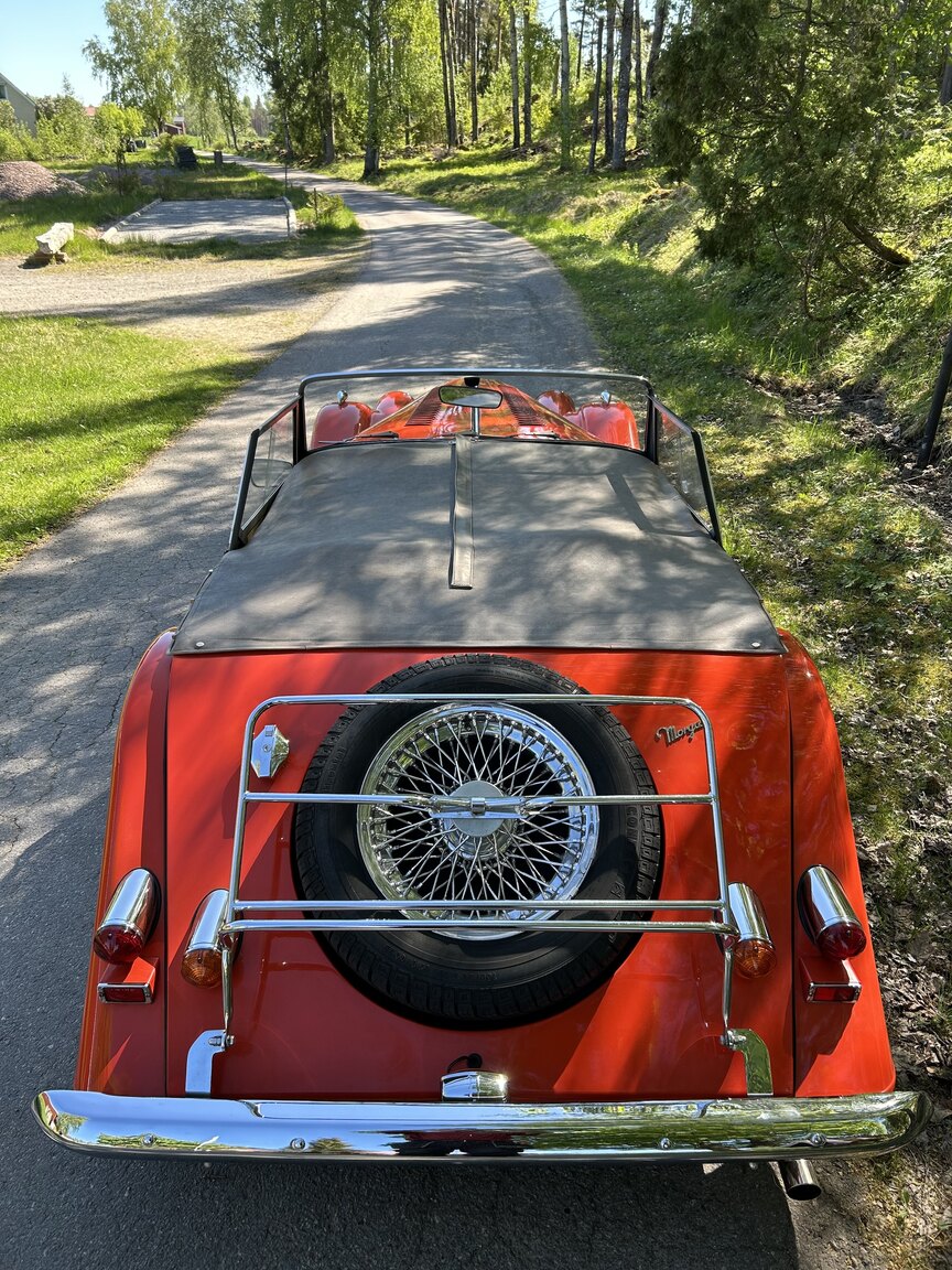 Exterior image of 1983 Morgan 4/4