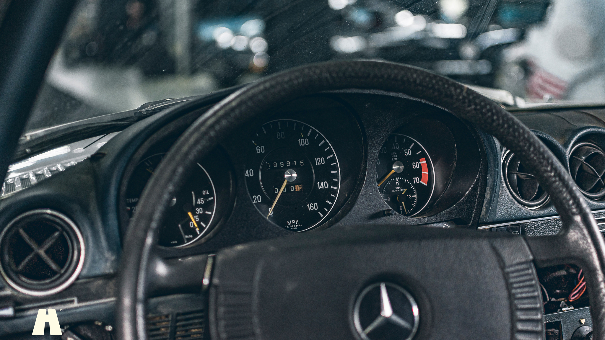 Interiörbild 1974 Mercedes SLC450 Project