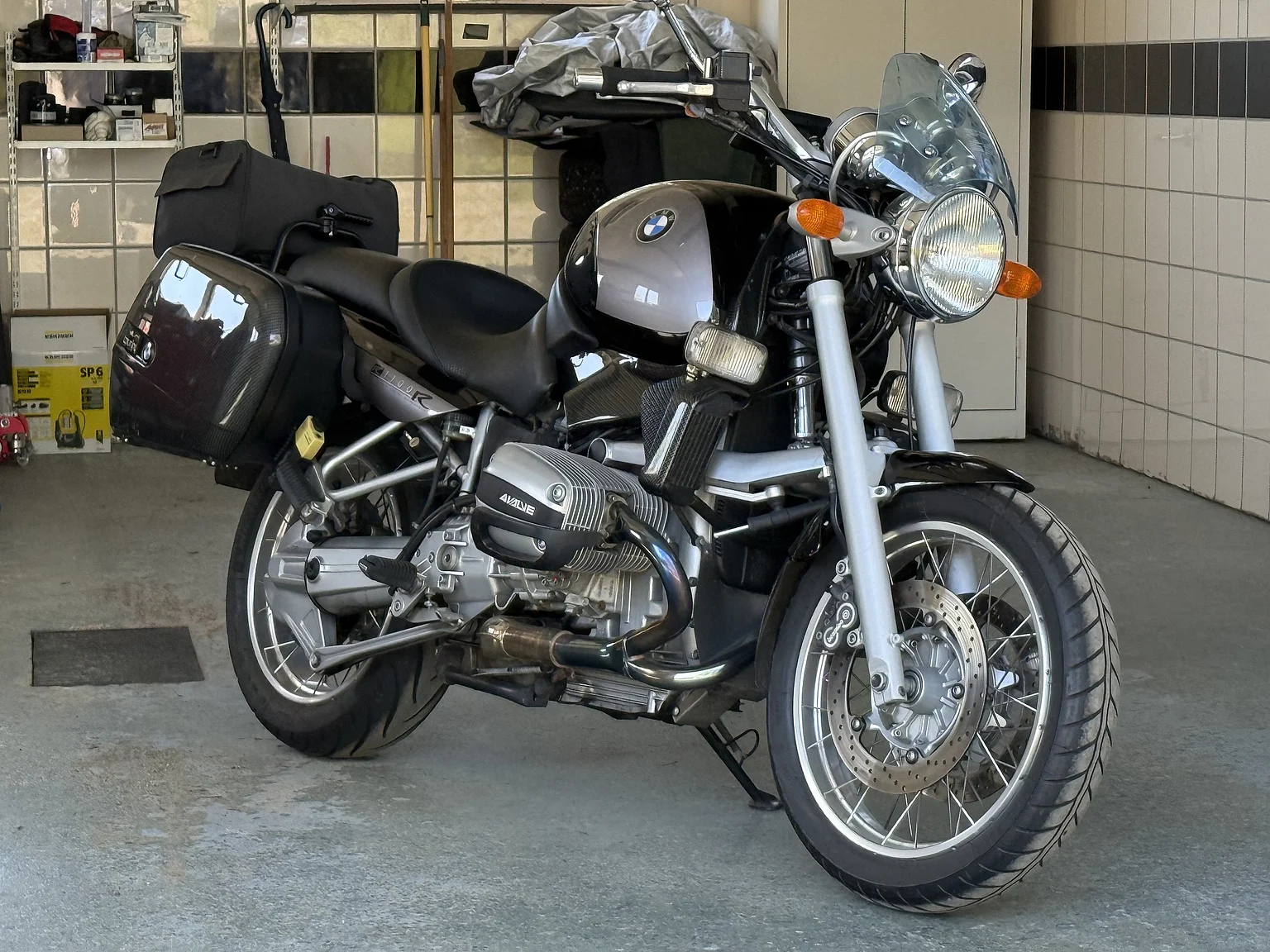Exterior image of 1999 BMW Motorrad R 1100 R (72)