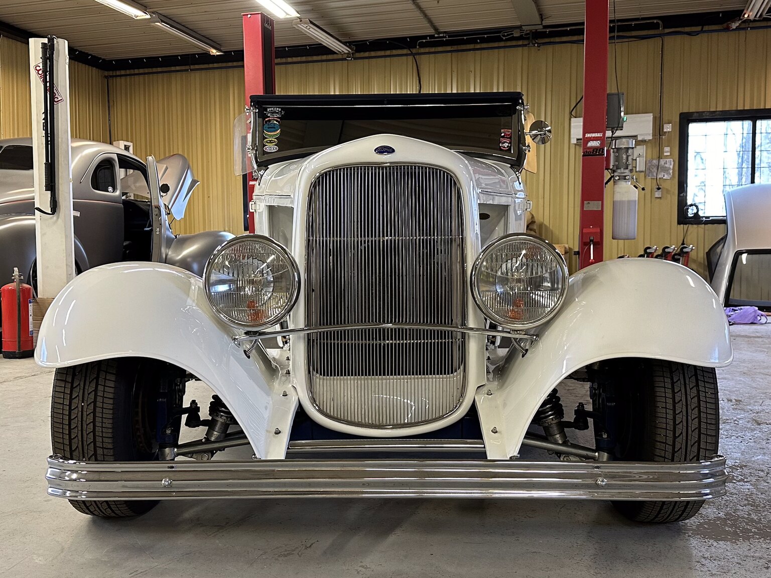 Exterior image of 1932 Custom Ford Rod White Ice