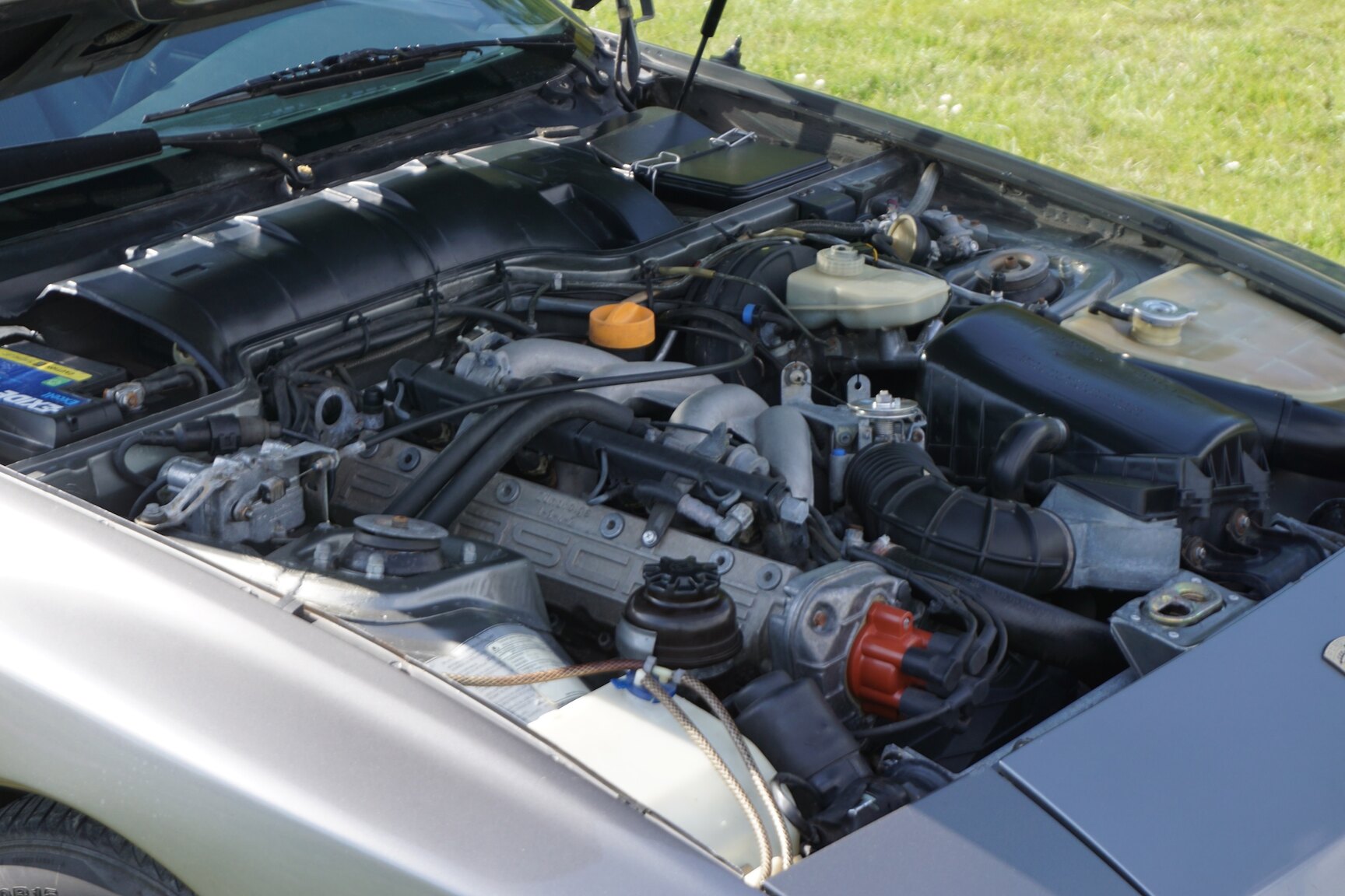 Image of 1985 Porsche 944 "NO RESERVE AUCTION" mechanics