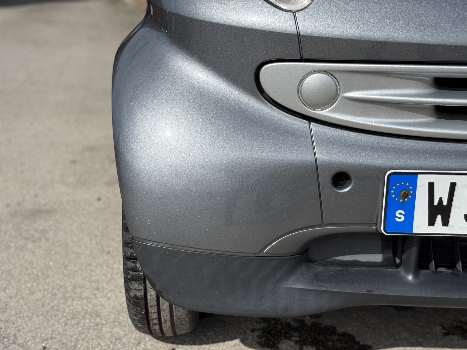Exterior image of 2005 Smart Fortwo 0.7