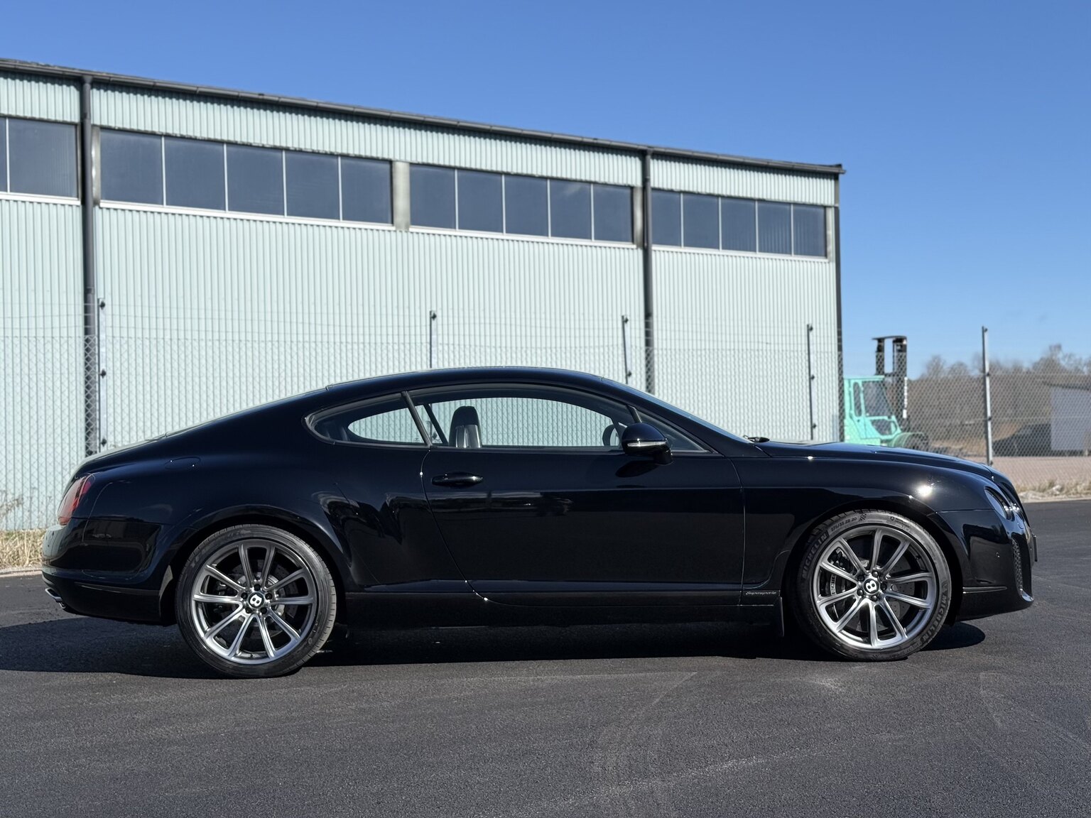 Exteriörbild på 2011 Bentley Continental Supersports