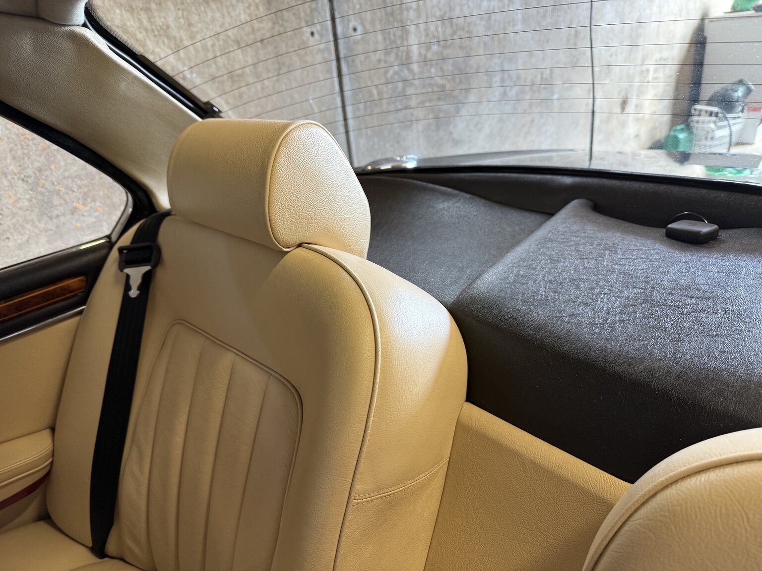Interior image of 1990 Jaguar Daimler Double six