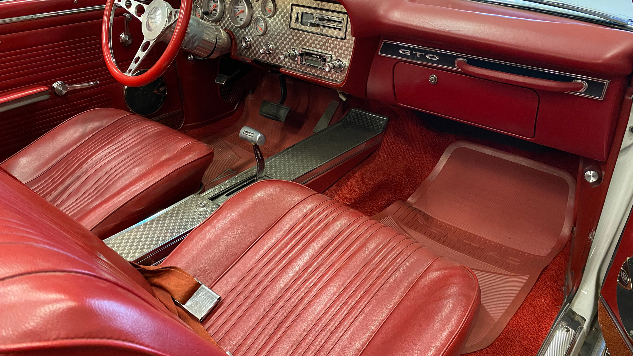 Innenraumfoto von 1967 Pontiac GTO Convertible 