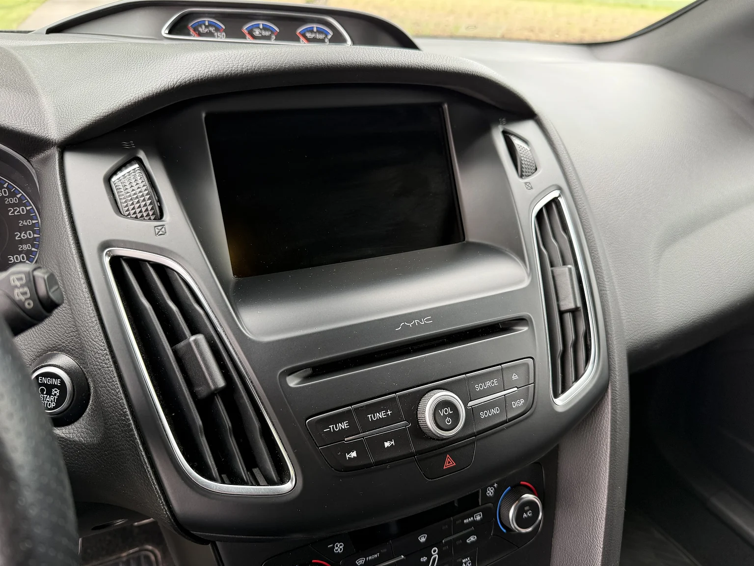 Interior image of 2016 Ford Focus RS (23)