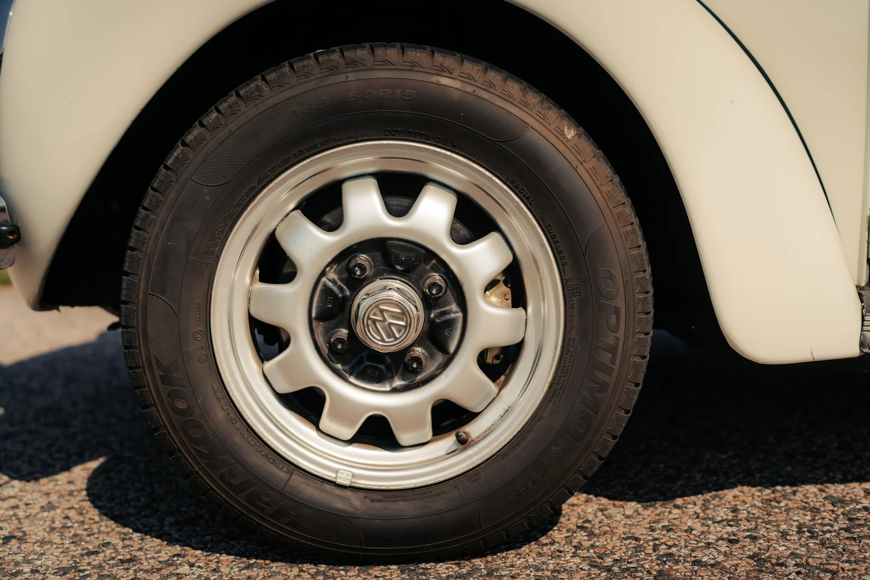 Exteriörbild på 1972 Volkswagen 1302 S Cabriolet (36)