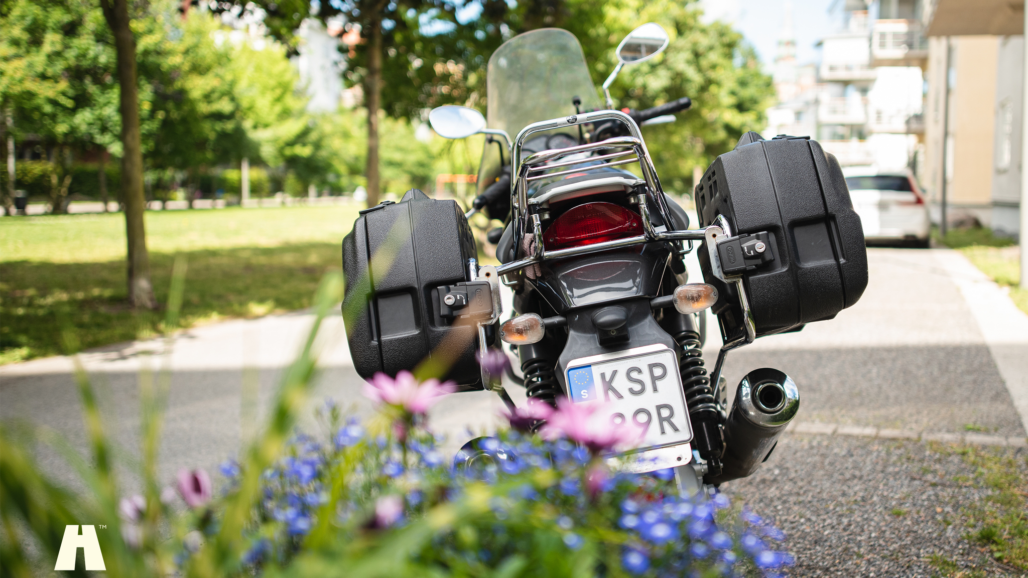 Exteriörbild på 2005 Moto Guzzi Breva 750i