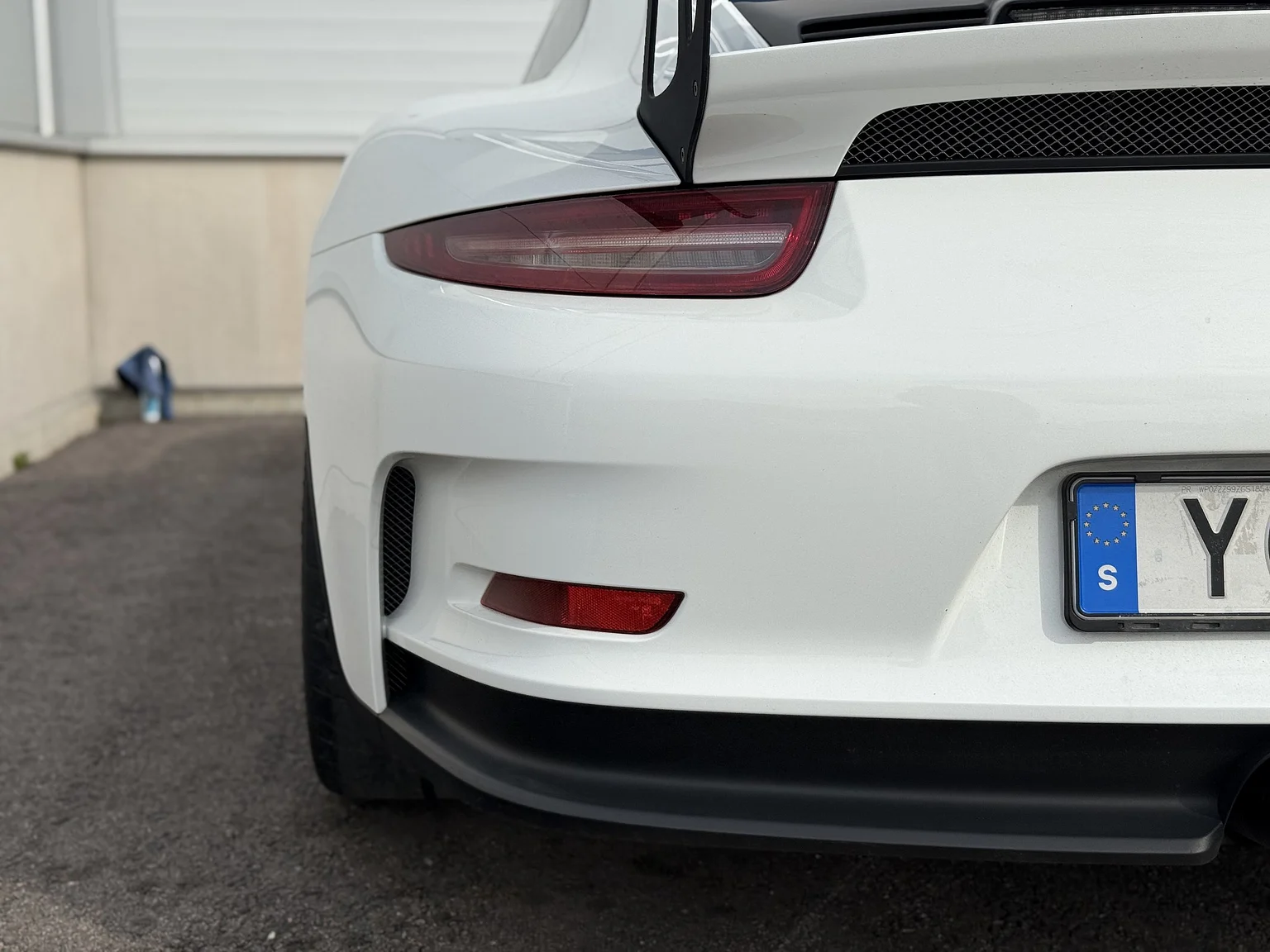 Exteriörbild på 2016 Porsche 911 GT3 RS (48)