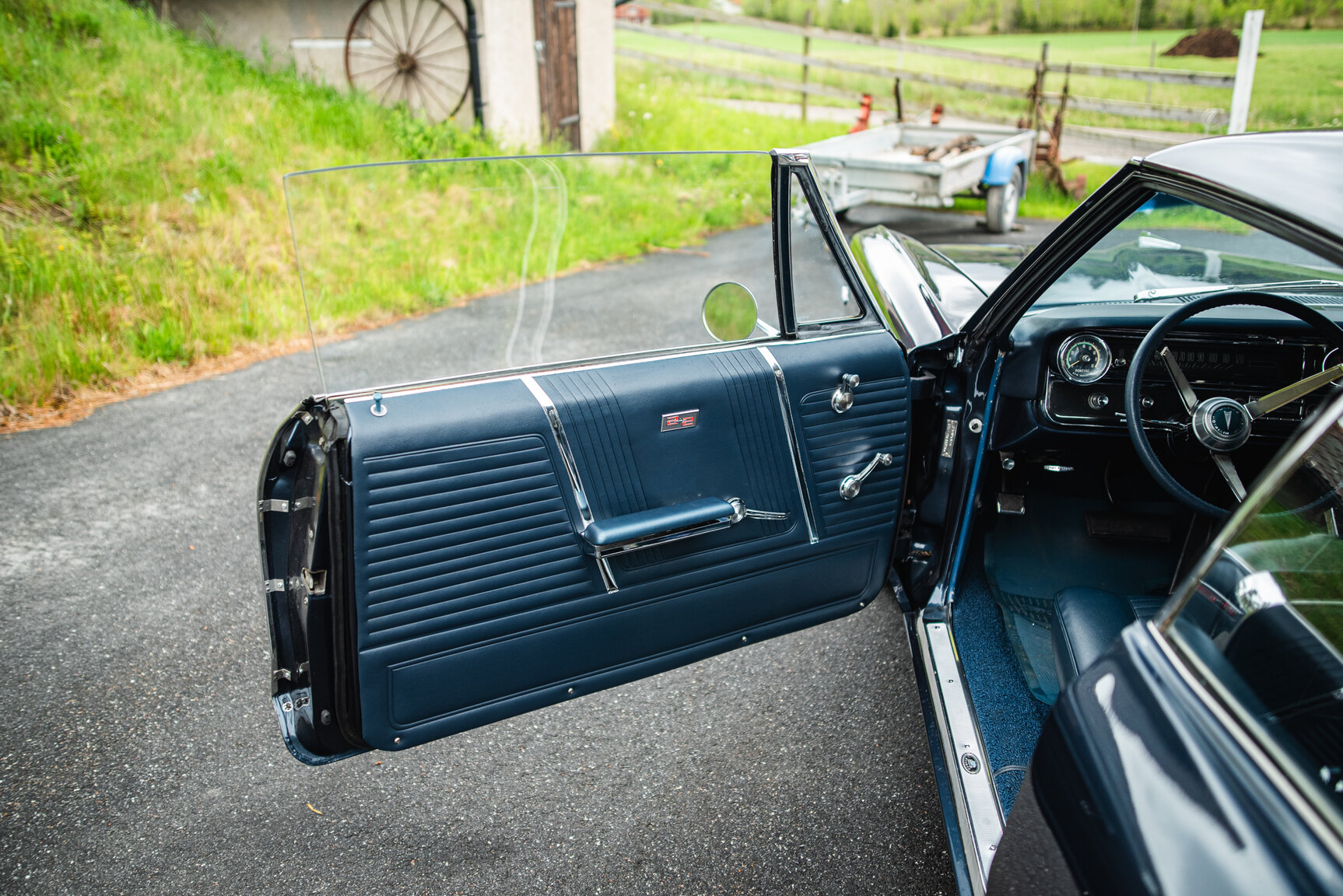 Interior image of 1965 Pontiac Catalina 421 Tripower-Pack 2+2