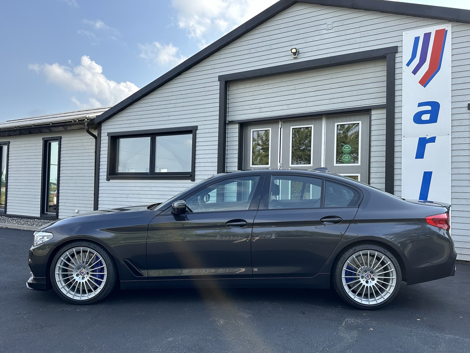 Exterior image of 2019 ALPINA B5 S Bi-Turbo Sedan ALLRAD