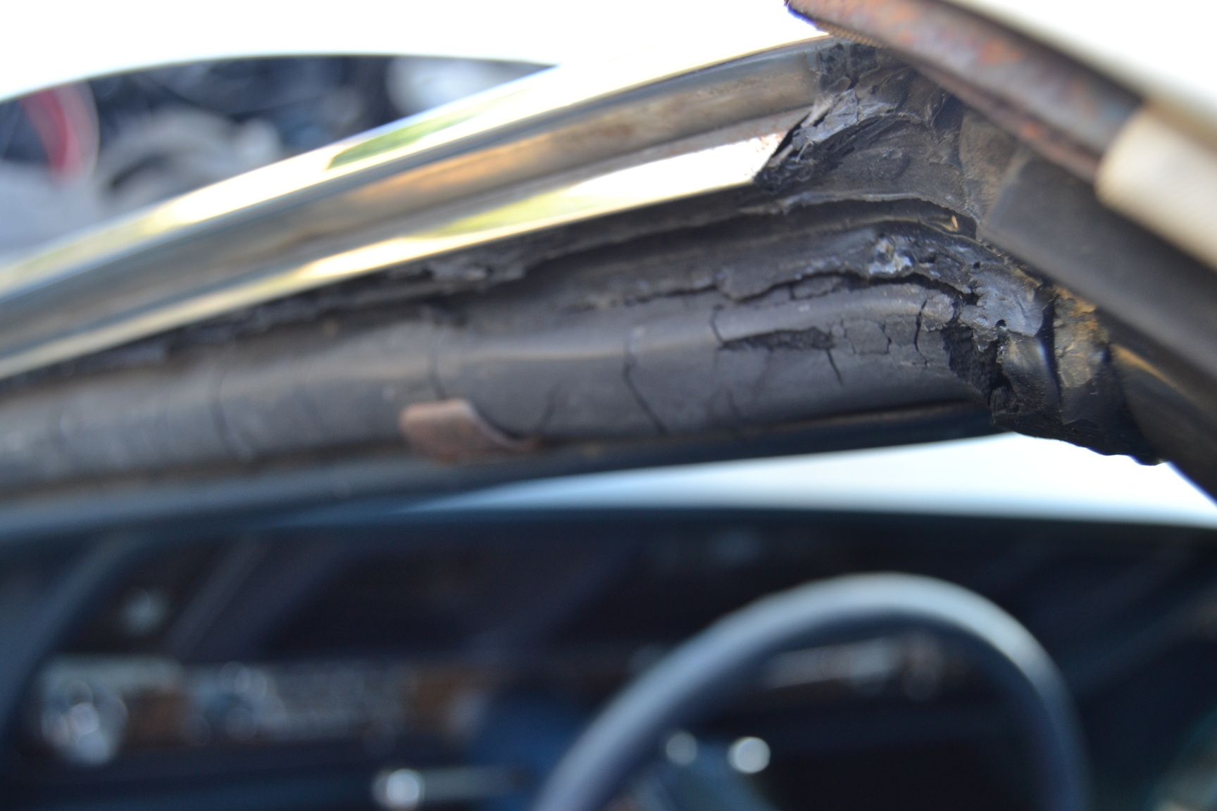 Interior image of 1970 Oldsmobile Ninety eight Convertible (59)