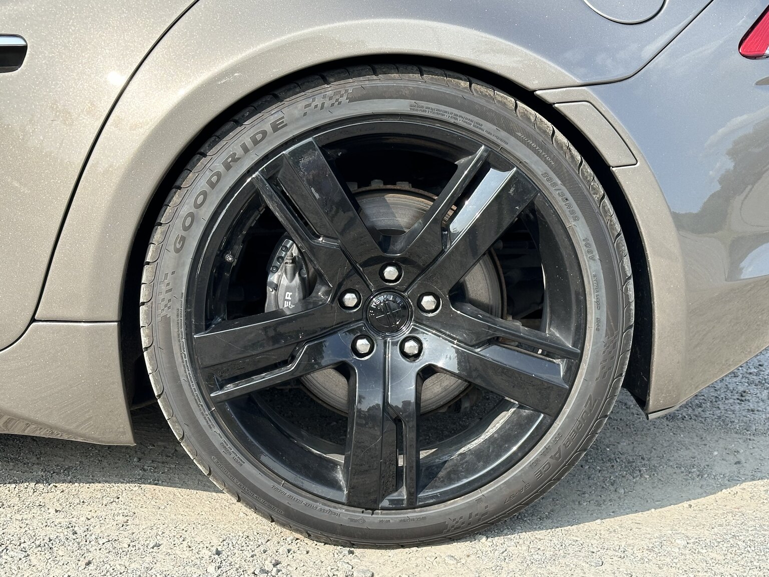 Aussenfoto 2012  Fisker Karma