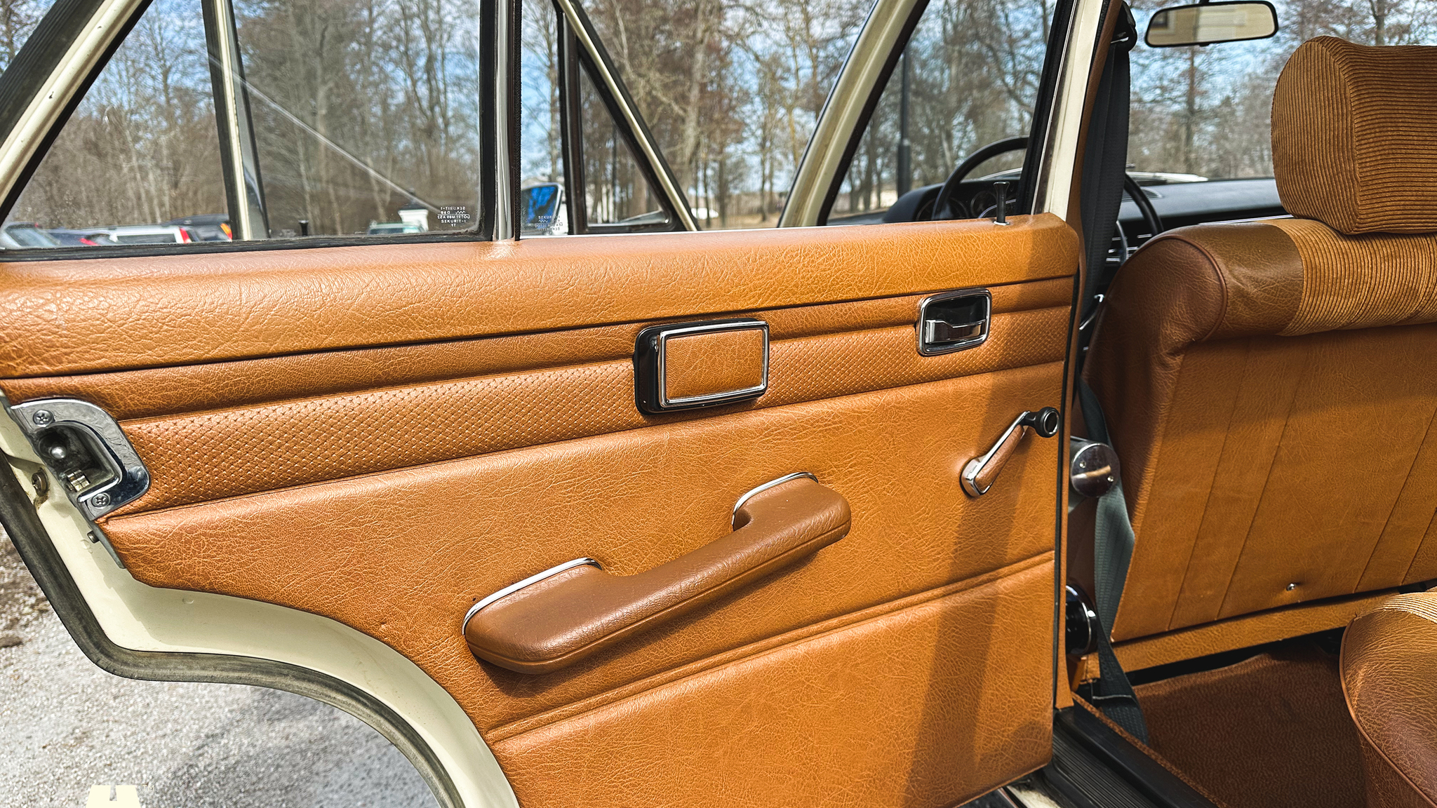 Interiörbild 1972 Mercedes-Benz 200