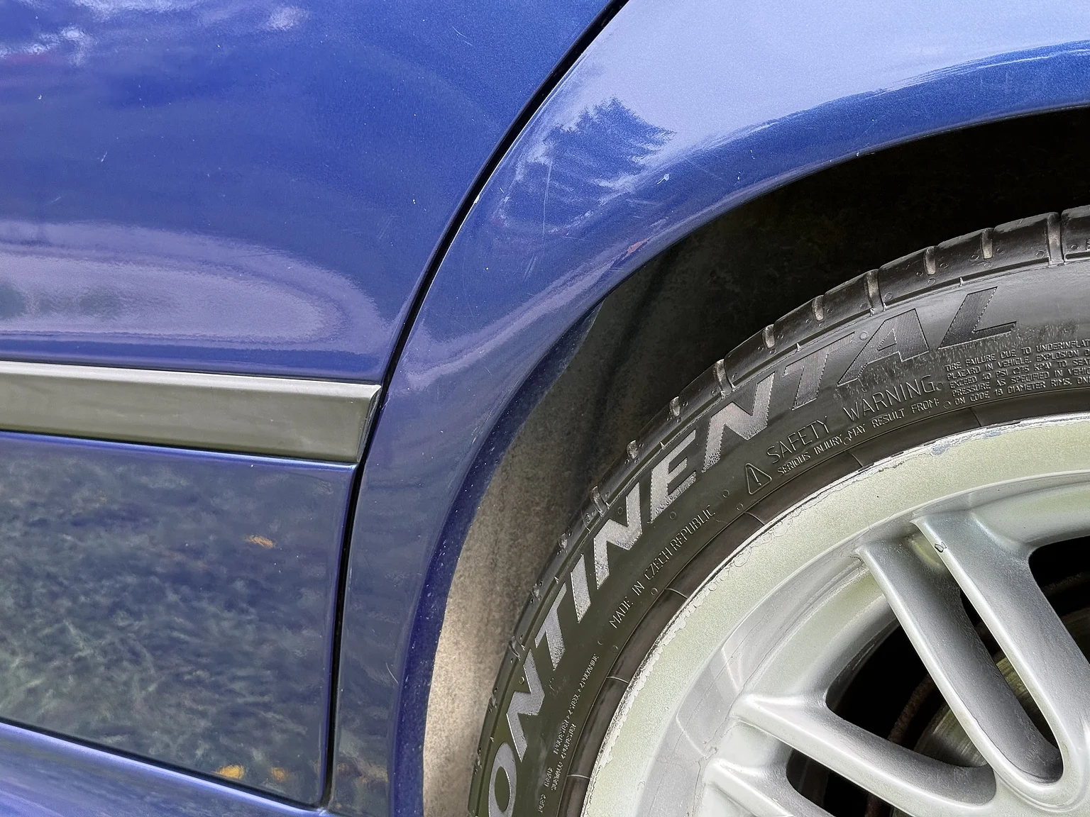 Exterior image of 2001 BMW M5 E39 LCI (55)