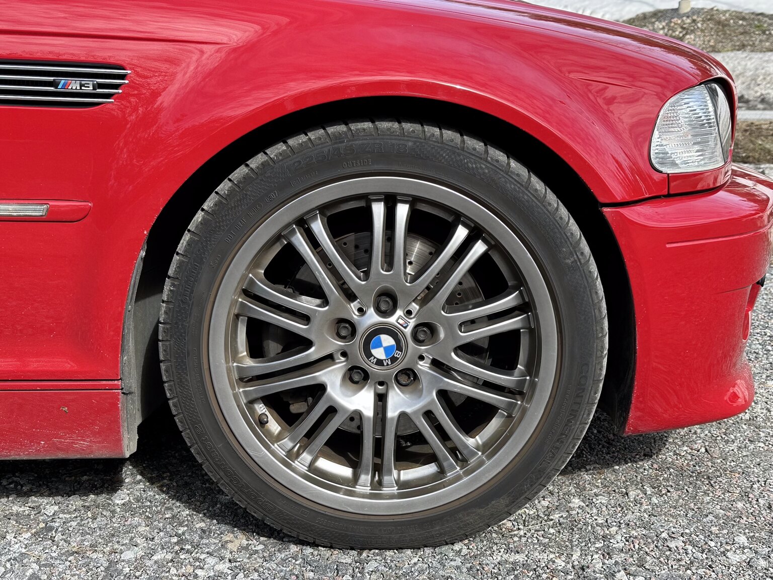 Exterior image of 2002 BMW M3 Coupé (75)