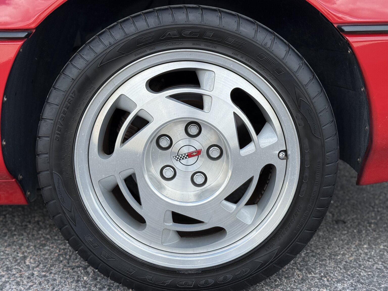 Exterior image of 1990 Chevrolet Corvette ZR-1 Targa