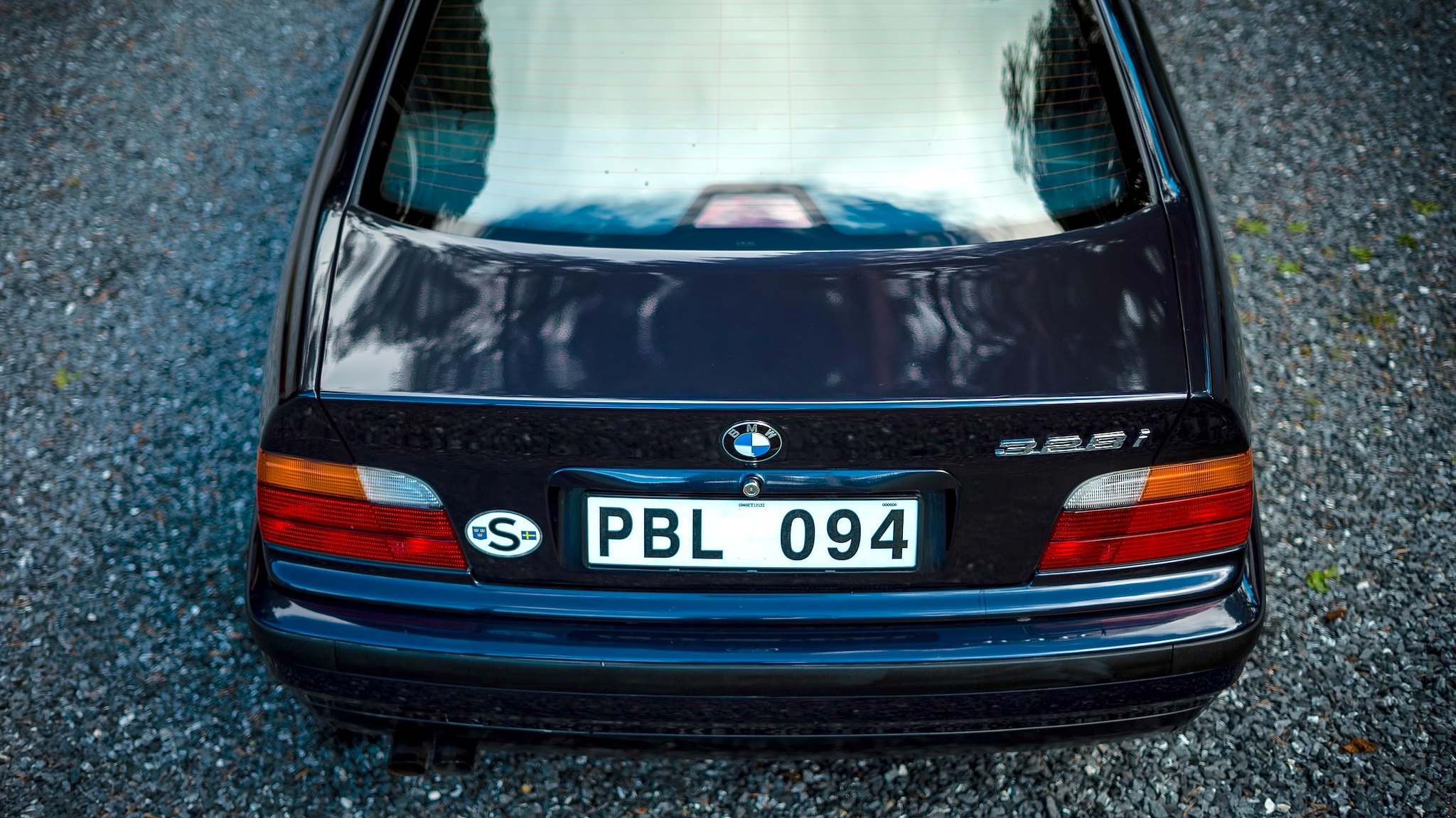 Exterior image of 1997 BMW 328i Coupé Automatisk