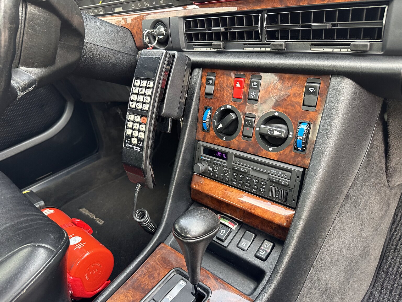 Interiörbild 1987 Mercedes 300 SE