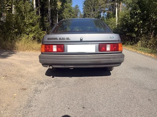 Exteriörbild på 1988 Ford Sierra 5-dörrar (4)