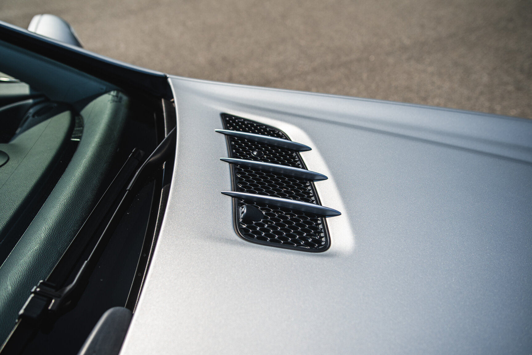 Exterior image of 2006 Mercedes-Benz SL 350