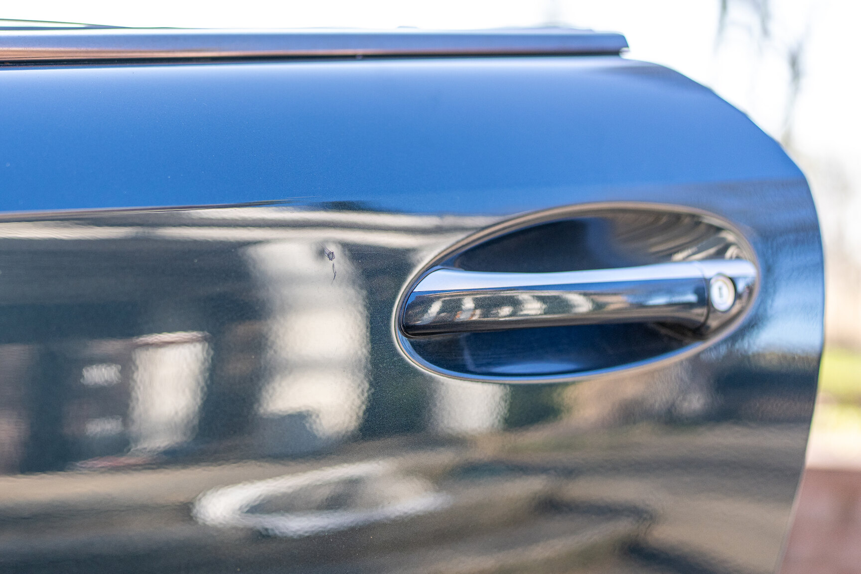 Exterior image of 2002 Mercedes-Benz SL 500